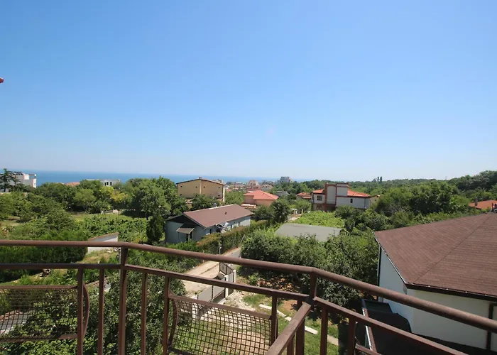 Kiwi Guest house Golden Sands