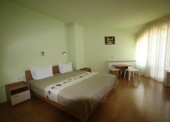 Kiwi Guest house Golden Sands