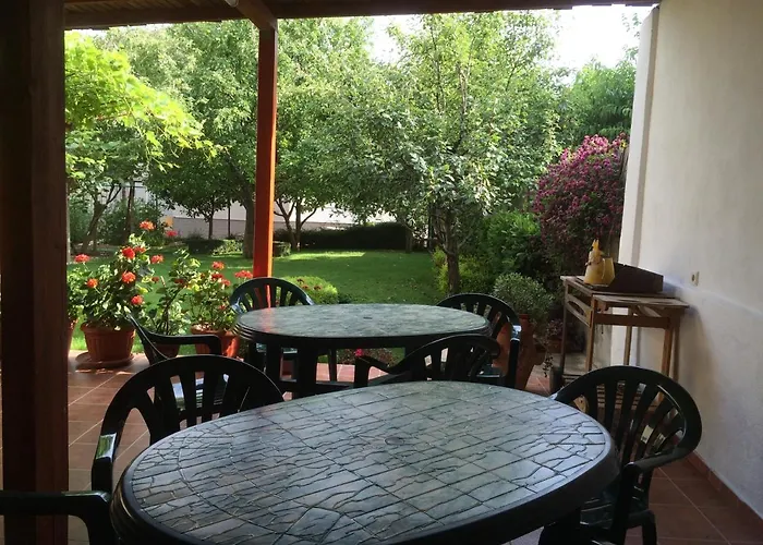 Kiwi Guest house Golden Sands